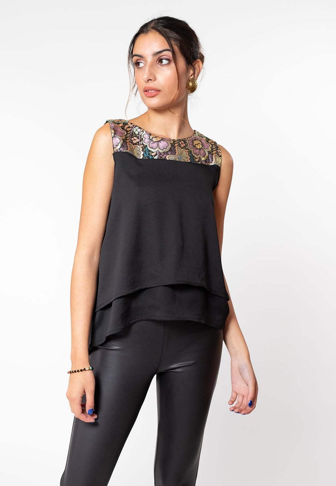 Blusa Mary Negro Aplicaciones Natalia Seguel